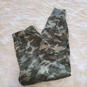 Victoria's Secret PINK Camo Pajama Pant Jogger Small Stretchy Waist Cuff Bottom